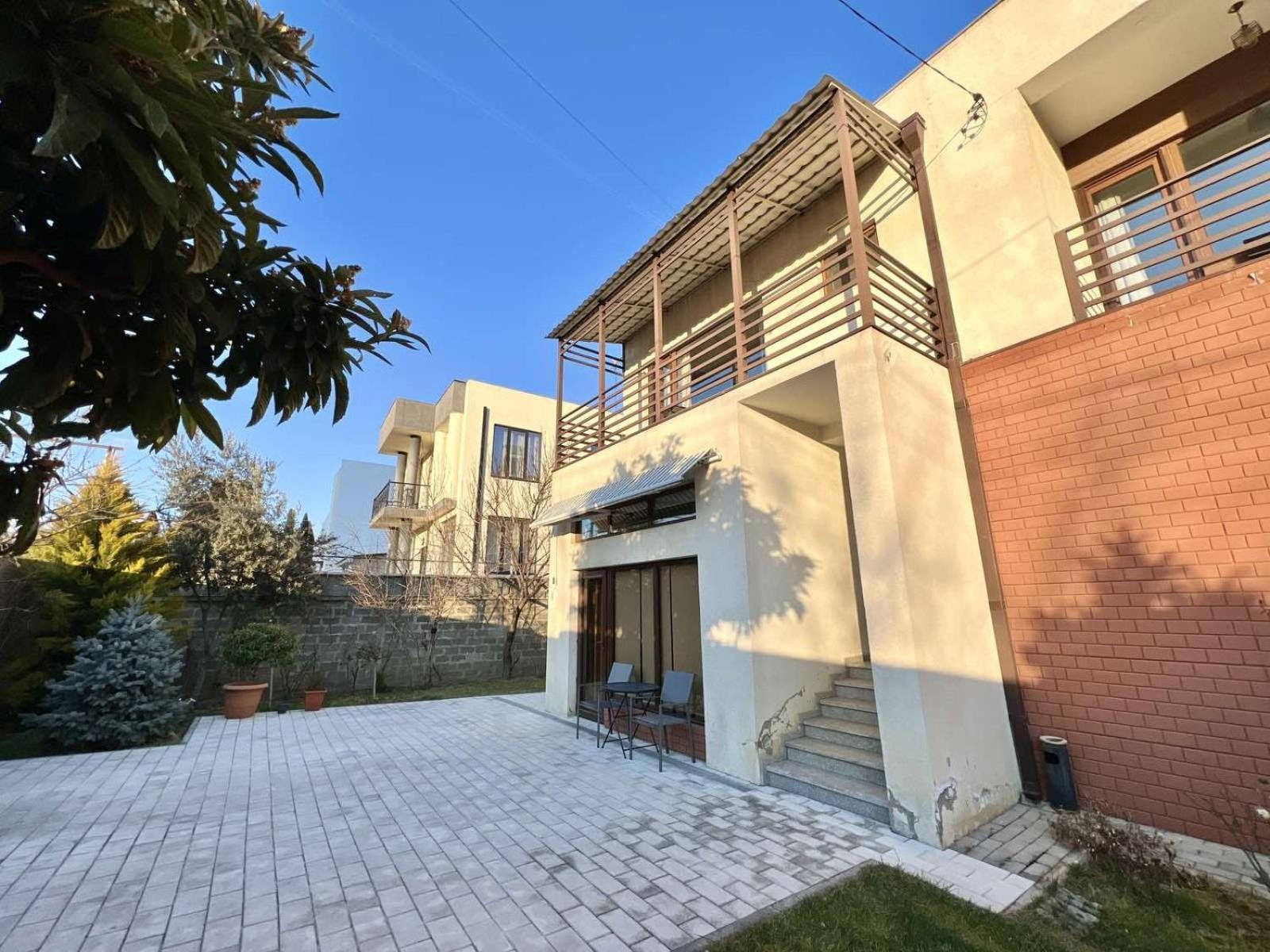 Villa In Тбилиси Екстериор снимка